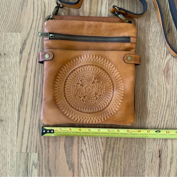 Patricia Nash Prizzi Tooled Brown Leather Crossbody Bag EUC! - Picture 2 of 13